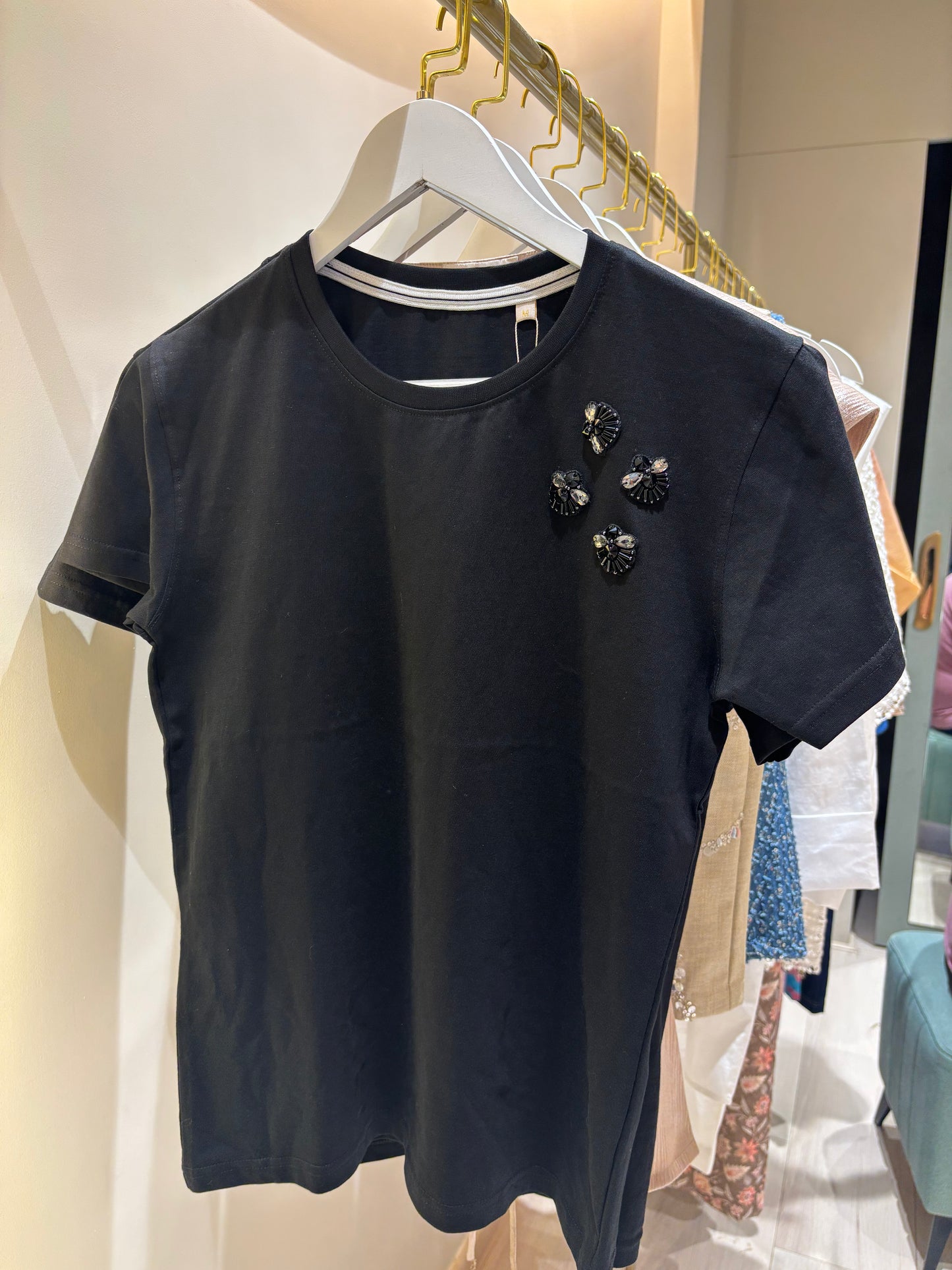 Embellished motifs black T-shirt