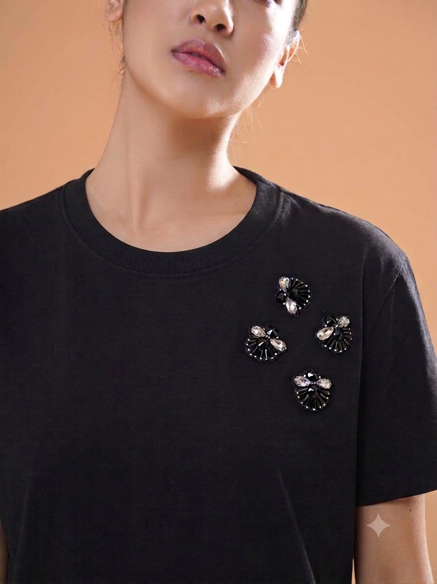 Embellished motifs black T-shirt