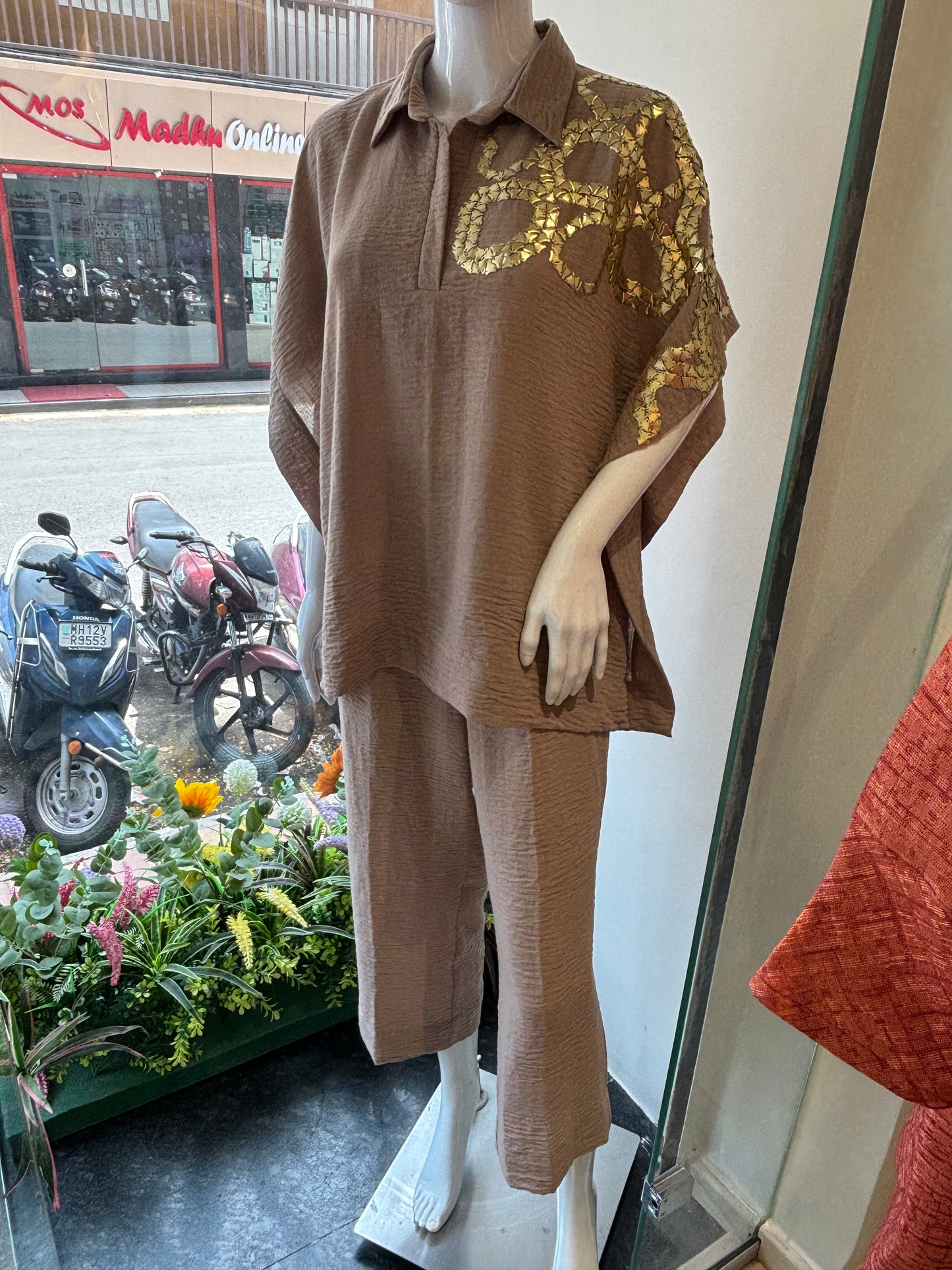 The Golden Aura Set